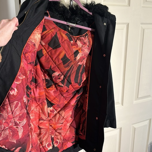 Ted Baker London parka jacket size 2 *the hoods fur needs brushed out - Picture 7 of 11